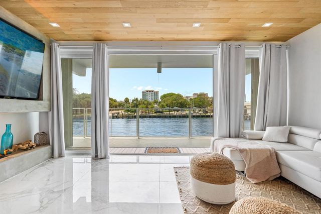 65 SE Spanish Trail 2070, Boca Raton, FL 33432