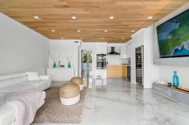 65 SE Spanish Trail 2070, Boca Raton, FL 33432