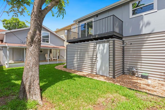 2005 Portsmouth Street B, Houston, TX 77098