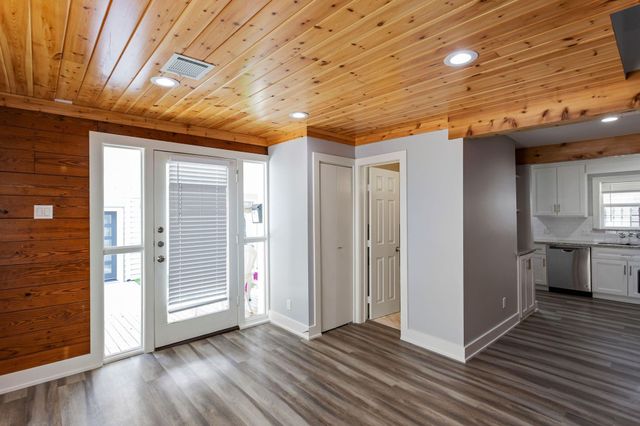 2005 Portsmouth Street B, Houston, TX 77098