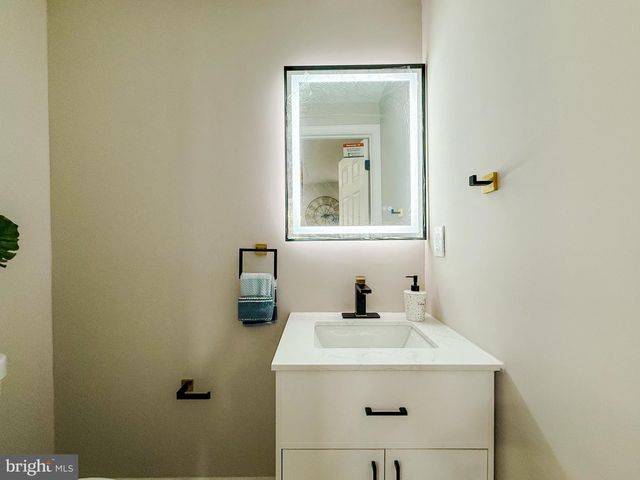 16 W 38TH STREET, Wilmington, DE 19802