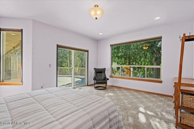 212 Canoe CV, Sandpoint, ID 83864