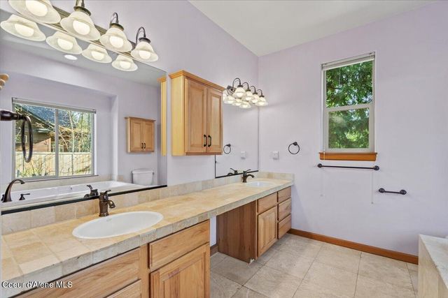 212 Canoe CV, Sandpoint, ID 83864