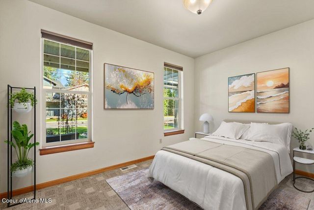 212 Canoe CV, Sandpoint, ID 83864