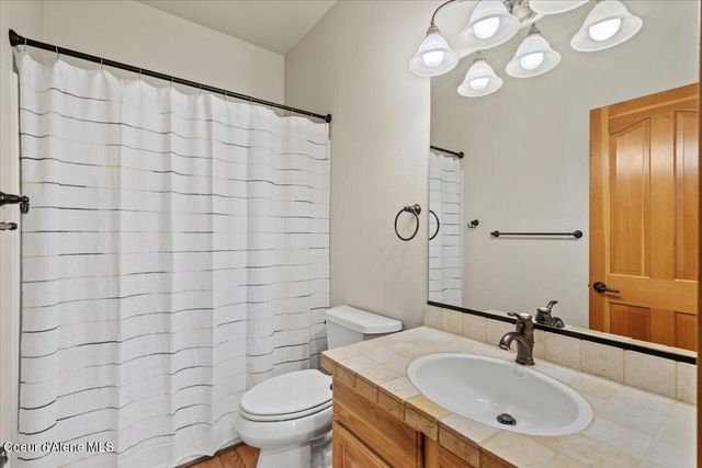 212 Canoe CV, Sandpoint, ID 83864