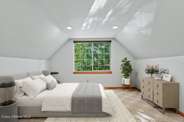 212 Canoe CV, Sandpoint, ID 83864
