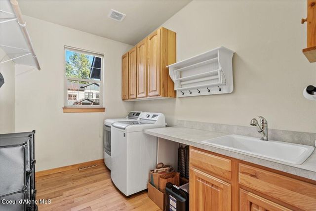 212 Canoe CV, Sandpoint, ID 83864