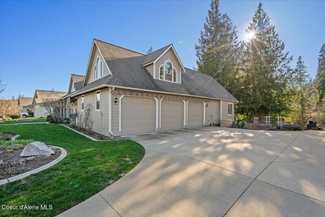 212 Canoe CV, Sandpoint, ID 83864