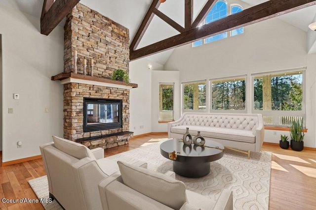 212 Canoe CV, Sandpoint, ID 83864