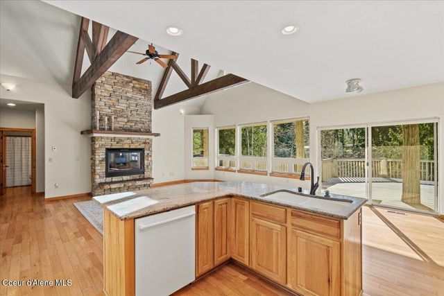 212 Canoe CV, Sandpoint, ID 83864