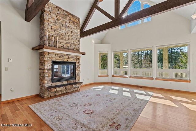 212 Canoe CV, Sandpoint, ID 83864