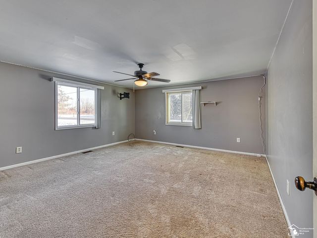 8485 S Stoney Creek Road, Carleton, MI 48117