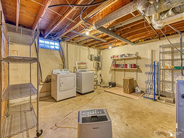 8485 S Stoney Creek Road, Carleton, MI 48117