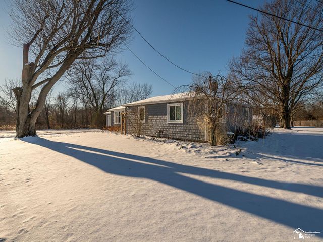 8485 S Stoney Creek Road, Carleton, MI 48117