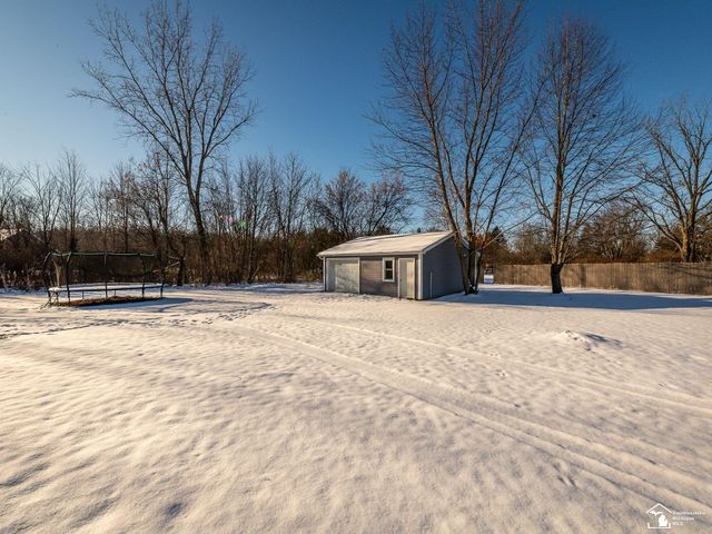 8485 S Stoney Creek Road, Carleton, MI 48117