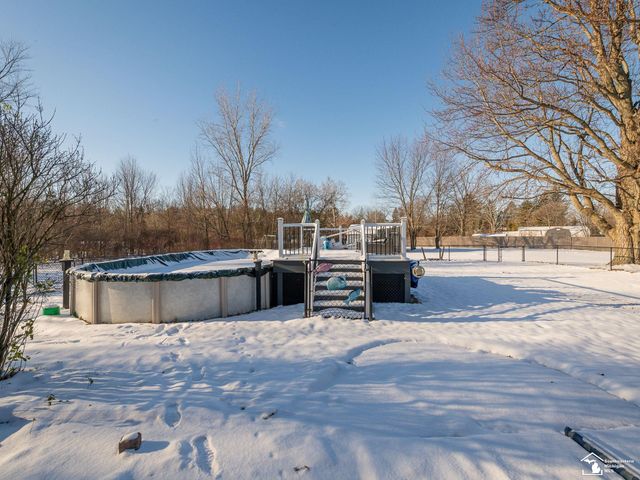 8485 S Stoney Creek Road, Carleton, MI 48117