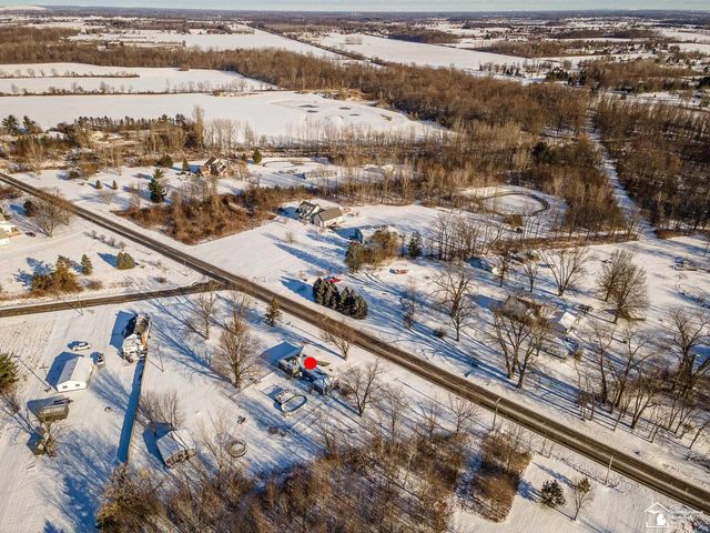 8485 S Stoney Creek Road, Carleton, MI 48117