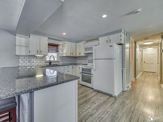 8485 S Stoney Creek Road, Carleton, MI 48117