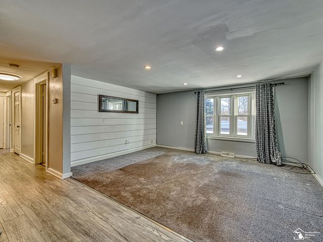 8485 S Stoney Creek Road, Carleton, MI 48117