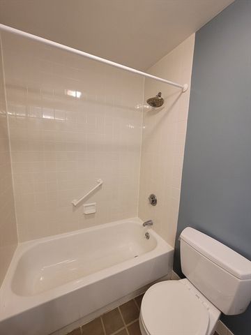 218 Thorndike St 301, Cambridge, MA 02141