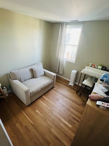 218 Thorndike St 301, Cambridge, MA 02141