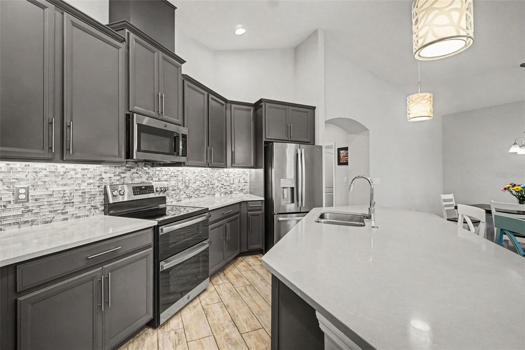 Image 12 of property listing at 6035 MONTEREY CYPRESS TRAIL, Sanford, FL 32773