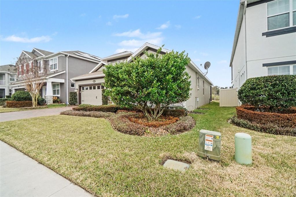 Image 4 of property listing at 6035 MONTEREY CYPRESS TRAIL, Sanford, FL 32773