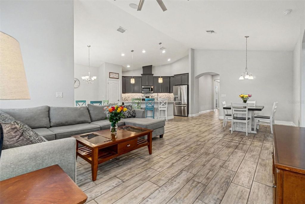 Image 7 of property listing at 6035 MONTEREY CYPRESS TRAIL, Sanford, FL 32773