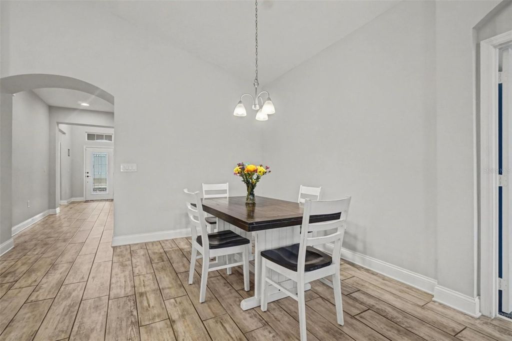 Image 10 of property listing at 6035 MONTEREY CYPRESS TRAIL, Sanford, FL 32773