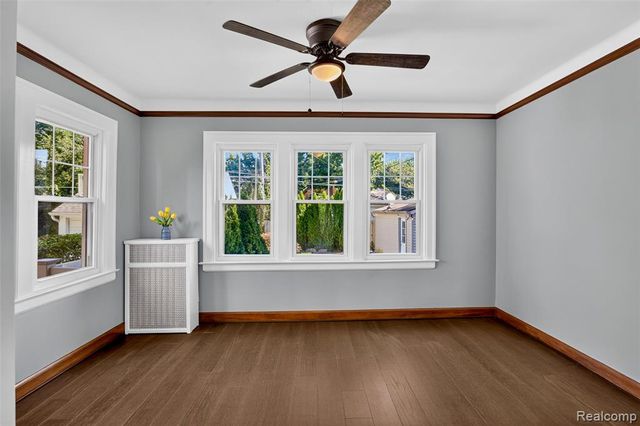 312 Mckinley Avenue, Grosse Pointe Farms, MI 48236