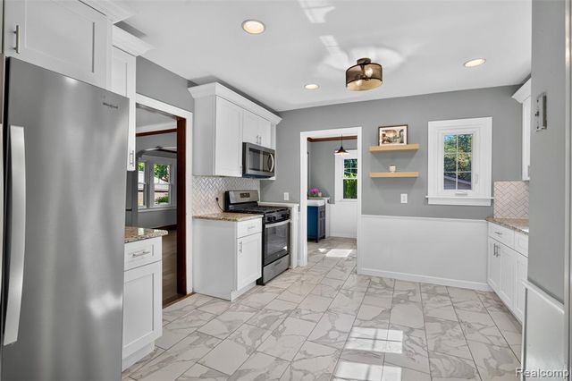 312 Mckinley Avenue, Grosse Pointe Farms, MI 48236