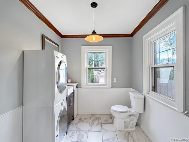 312 Mckinley Avenue, Grosse Pointe Farms, MI 48236