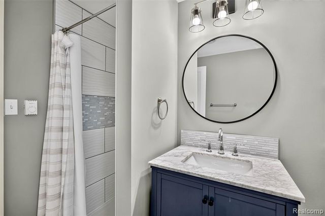 312 Mckinley Avenue, Grosse Pointe Farms, MI 48236