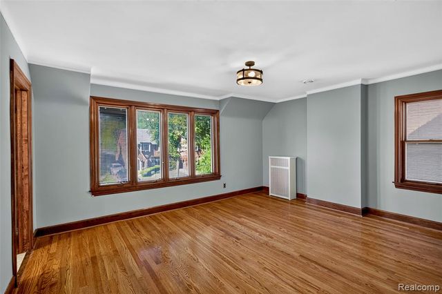 312 Mckinley Avenue, Grosse Pointe Farms, MI 48236