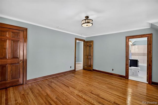 312 Mckinley Avenue, Grosse Pointe Farms, MI 48236