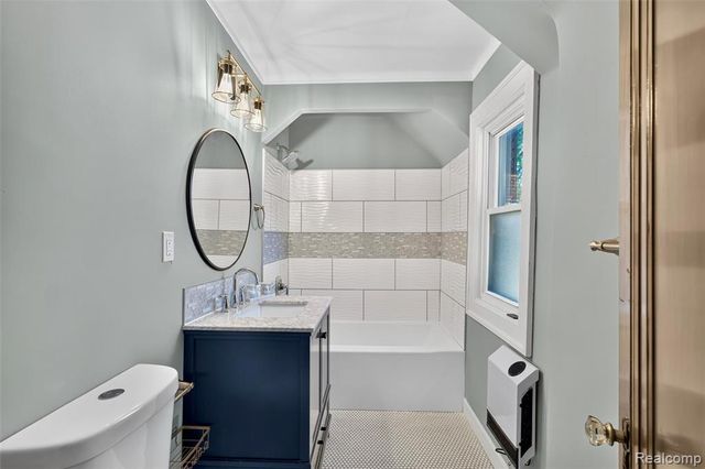 312 Mckinley Avenue, Grosse Pointe Farms, MI 48236
