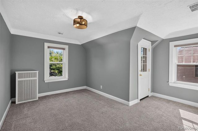 312 Mckinley Avenue, Grosse Pointe Farms, MI 48236