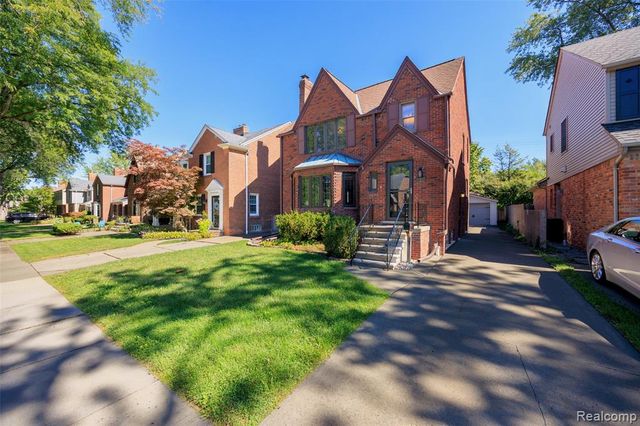 312 Mckinley Avenue, Grosse Pointe Farms, MI 48236