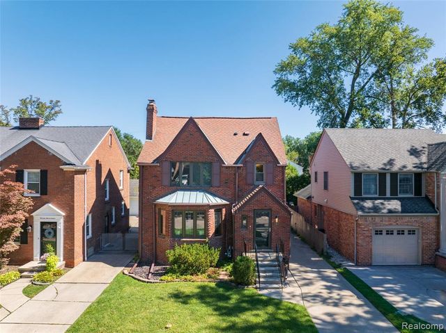 312 Mckinley Avenue, Grosse Pointe Farms, MI 48236