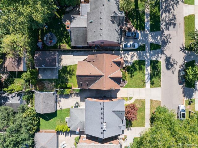 312 Mckinley Avenue, Grosse Pointe Farms, MI 48236