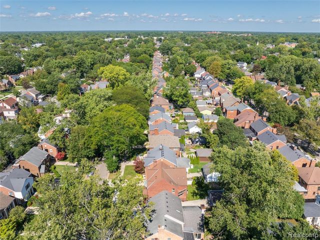 312 Mckinley Avenue, Grosse Pointe Farms, MI 48236