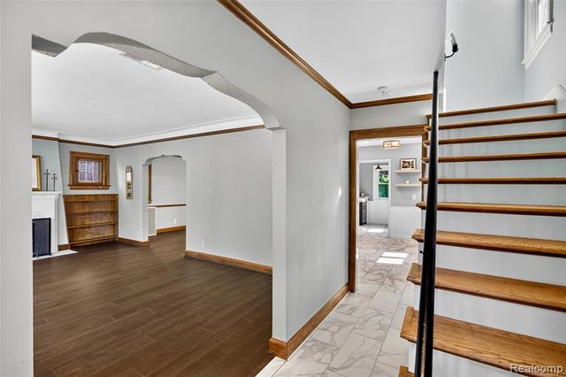 312 Mckinley Avenue, Grosse Pointe Farms, MI 48236