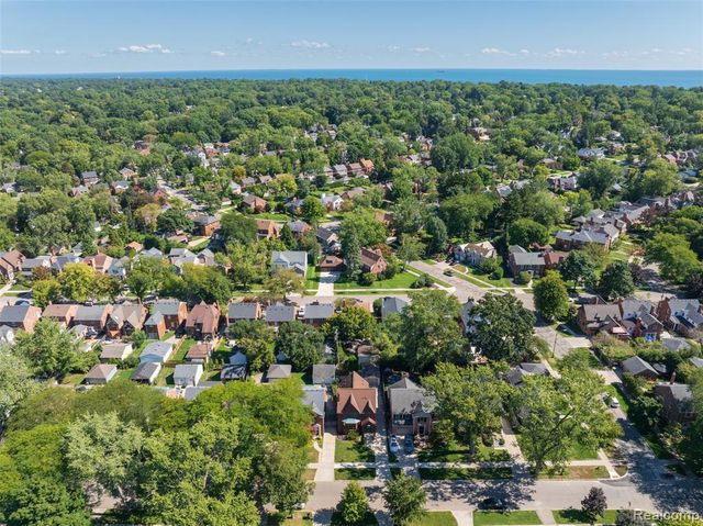 312 Mckinley Avenue, Grosse Pointe Farms, MI 48236
