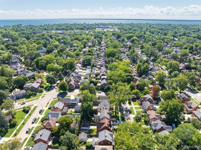 312 Mckinley Avenue, Grosse Pointe Farms, MI 48236