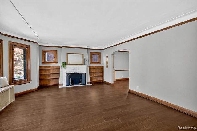 312 Mckinley Avenue, Grosse Pointe Farms, MI 48236