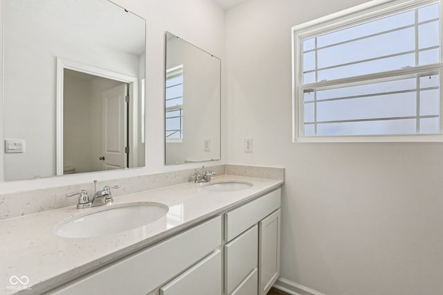 60 Benfield Drive, Whiteland, IN 46184