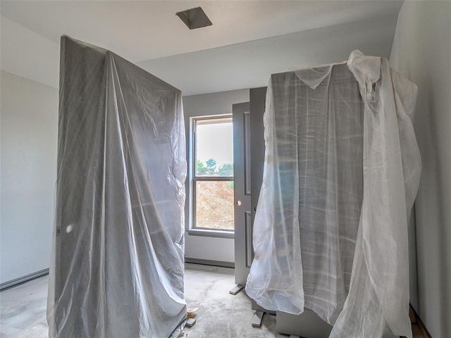 8561 Oak Tree Circle, Edmond, OK 73025