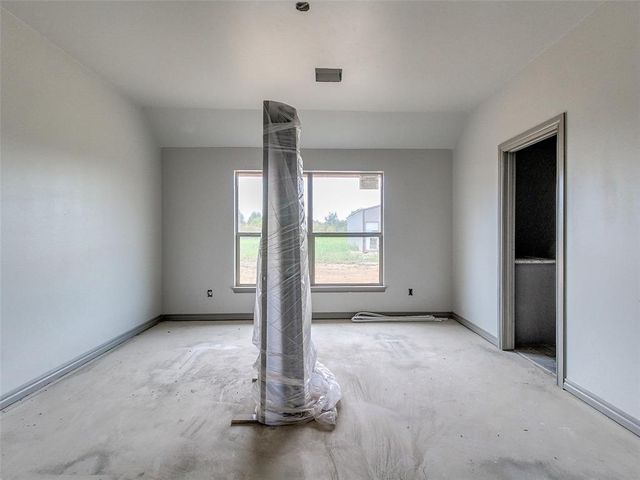 8561 Oak Tree Circle, Edmond, OK 73025