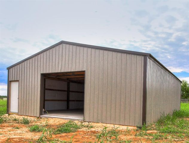 8561 Oak Tree Circle, Edmond, OK 73025