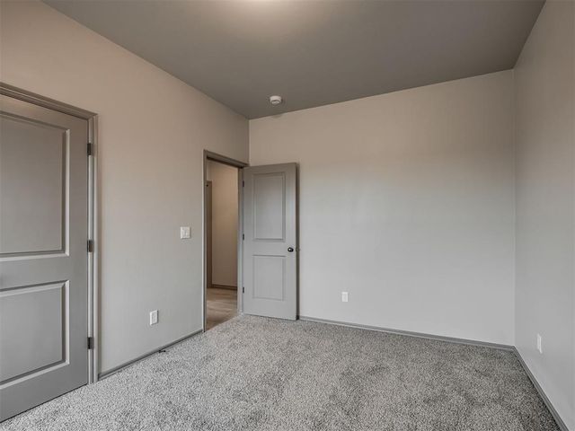 8561 Oak Tree Circle, Edmond, OK 73025